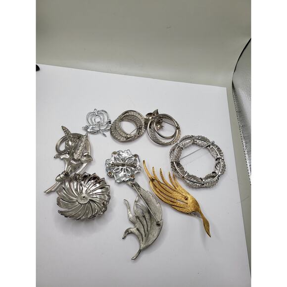 Vintage Brooch Lot of 14 Mixed Floral & Rhinestone Pins, Wear or Resell - Picture 6 of 9